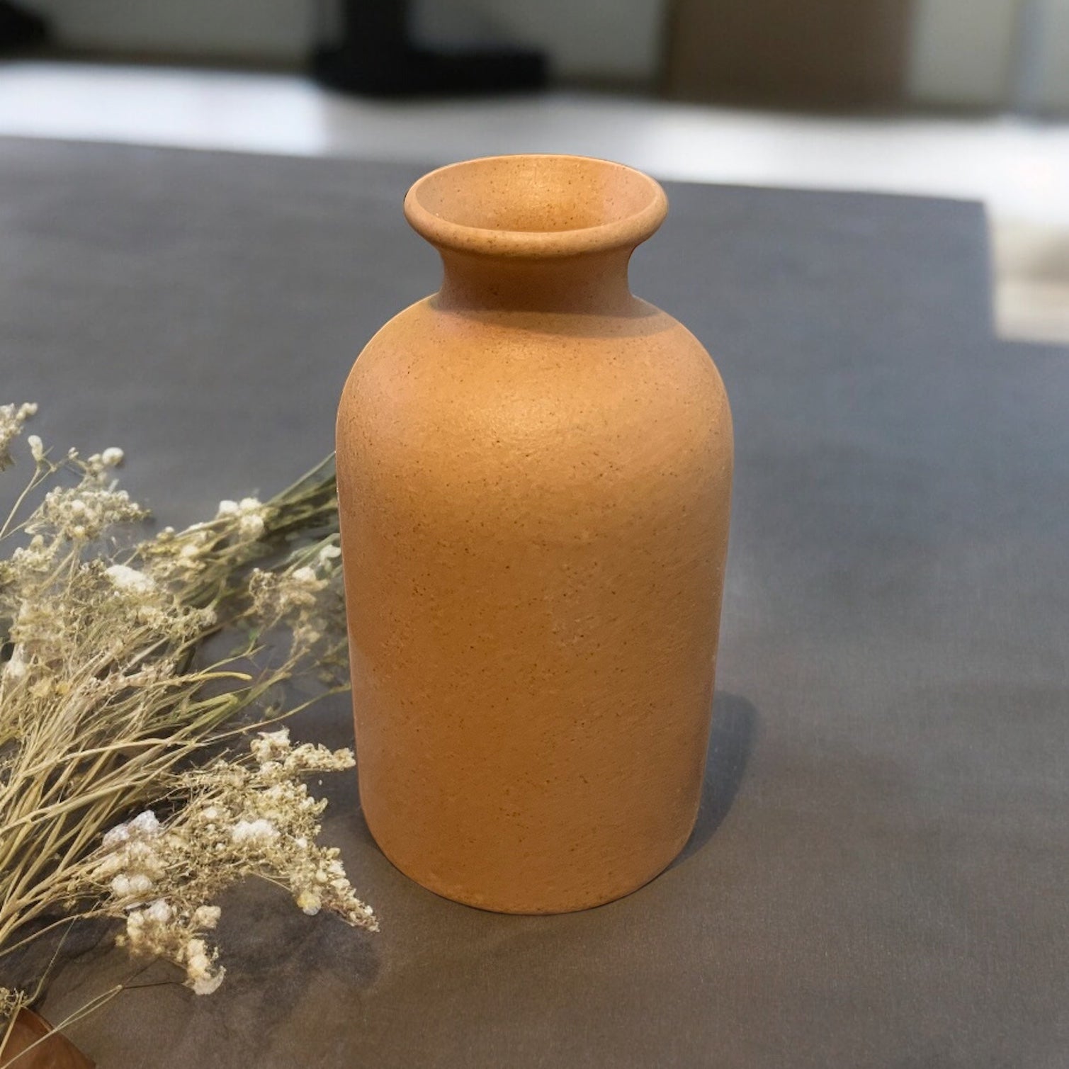 back view of the vase