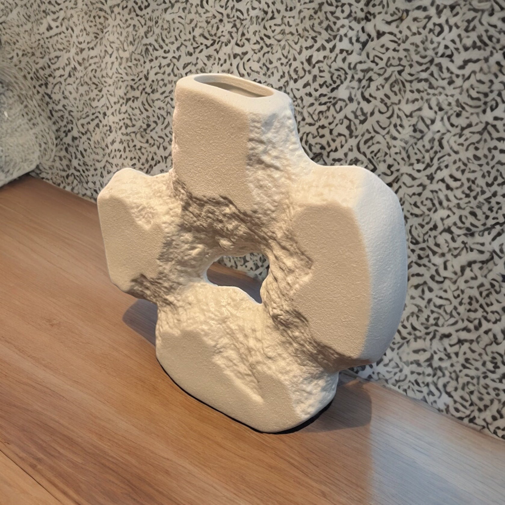 side view of the T shaped ceramic vase