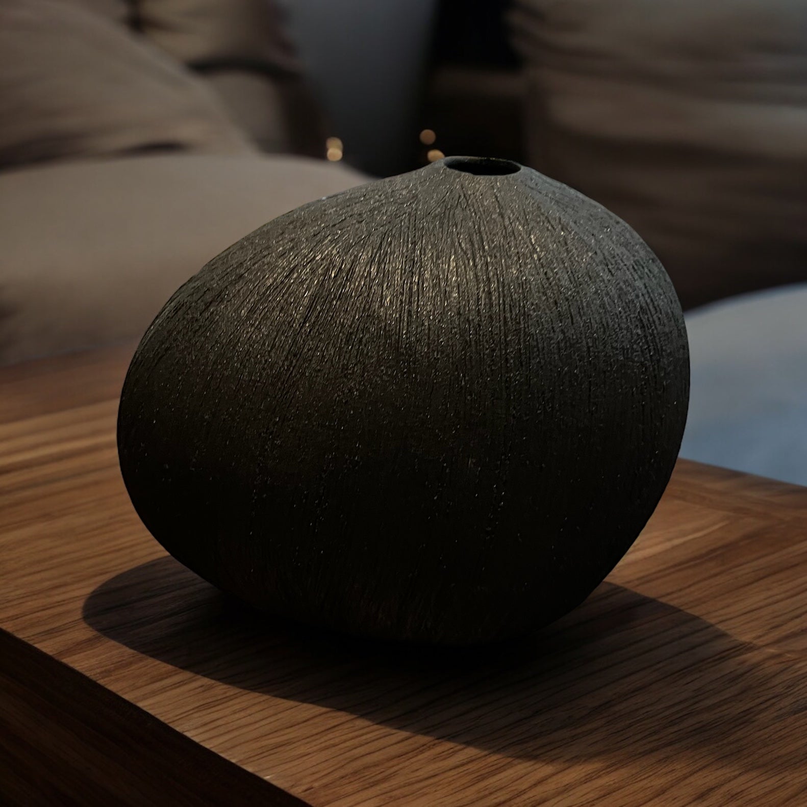 side view of the teardrop vase